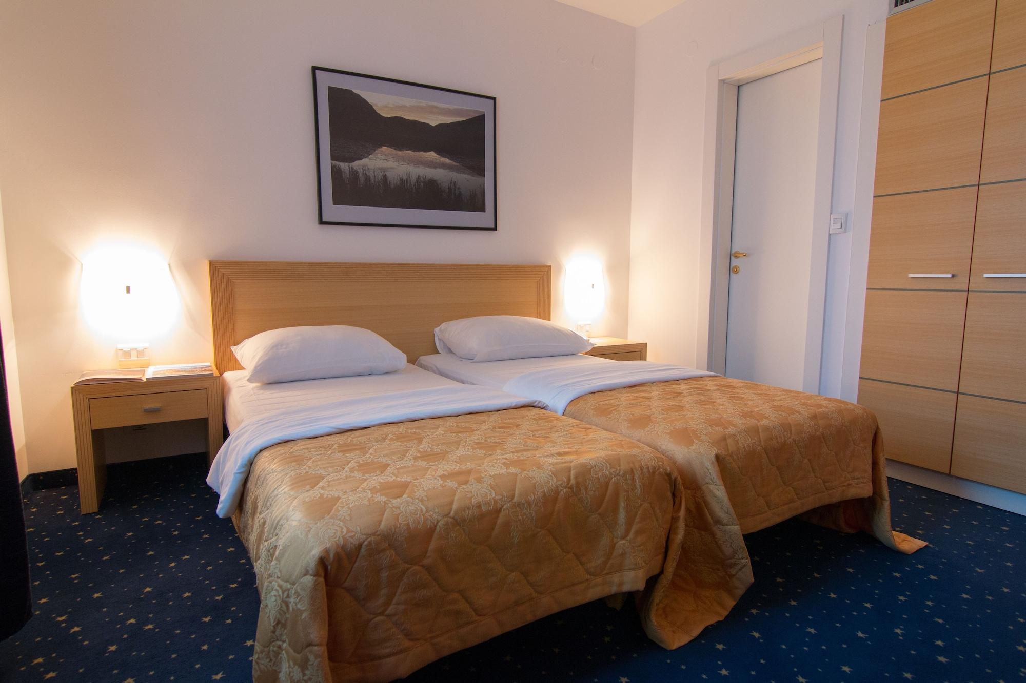 Hotel Blue Star Budva Bagian luar foto