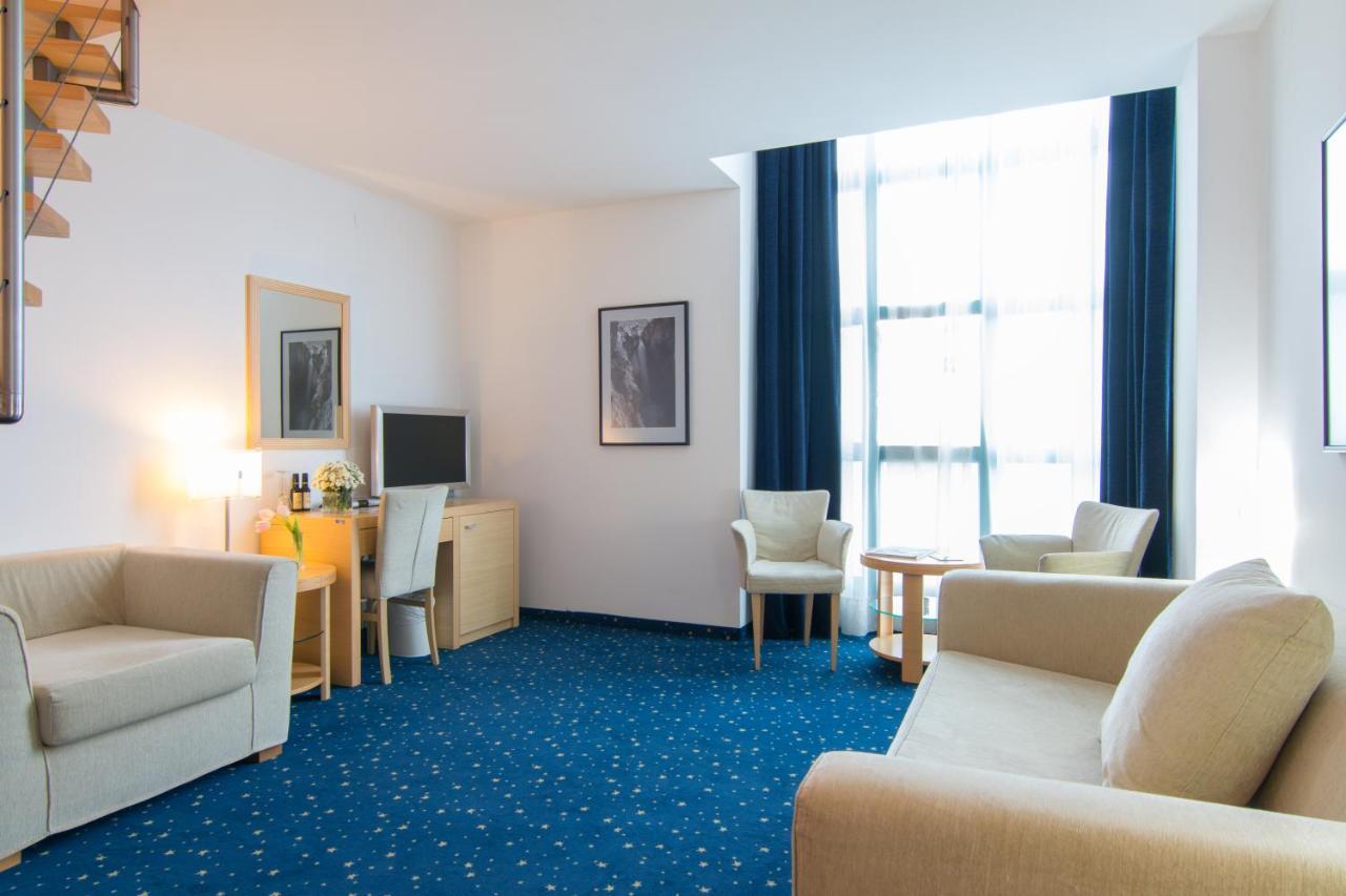 Hotel Blue Star Budva Bagian luar foto